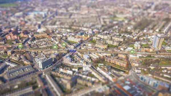 Jalur Kereta Layang Ini Disulap Jadi Taman Gantung