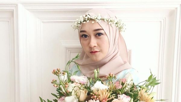 10 Gaya Dosen Cantik Berhijab, Mantan Personel Cherrybelle