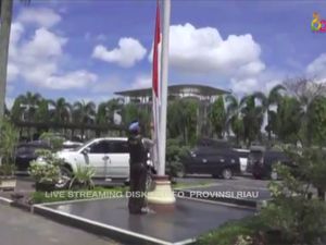 Diserang Teroris, Polda Riau Kibarkan Bendera Setengah Tiang