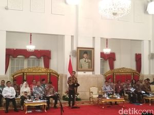 Finalkan Aturan Perizinan Online, Jokowi Kumpulkan Menteri