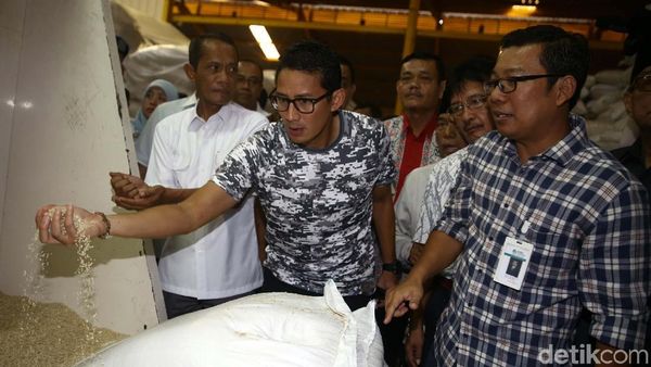 Sandiaga Uno Cek Stok Beras Jelang Ramadan