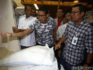 Sandiaga Uno Cek Stok Beras Jelang Ramadan