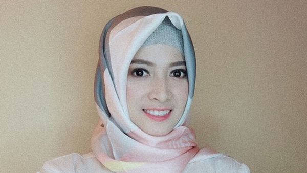 Kenakan Hijab, Chika Jessica Banjir Pujian
