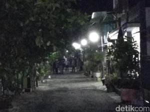 Densus 88 Bawa Terduga Teroris di Probolinggo ke Musala Eksklusif