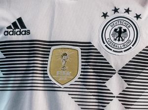 Wuih! Jersey Tim Jerman Ludes Terjual di Tanah Abang