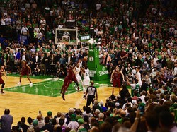 LeBron 42 Poin, tapi Cavs Kalah Lagi di Boston