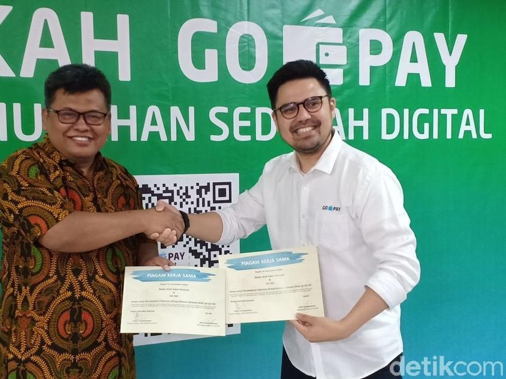 Sedekah Pakai Go-Pay Tinggal Scan QR Code Sedekah Pakai Go-Pay Tinggal Scan QR Code