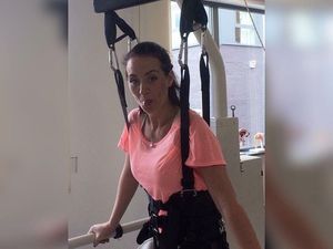 Ditinggal Pergi Suaminya karena Lumpuh, Wanita Ini Beri Balasan Manis