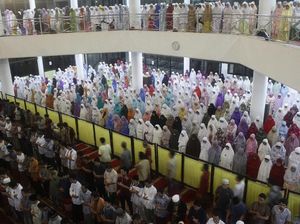 Salat Tarawih Perdana Diberbagai Daerah di Indonesia
