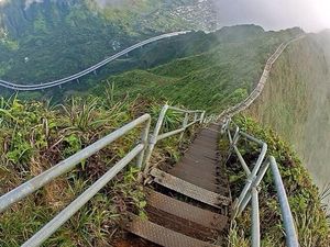Tangga Menuju Surga Hawaii akan Dirobohkan Tangga Menuju Surga Hawaii akan Dirobohkan