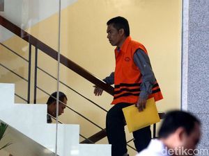 Pemeriksaan Lanjutan Ketua DPRD Kota Malang Pemeriksaan Lanjutan Ketua DPRD Kota Malang