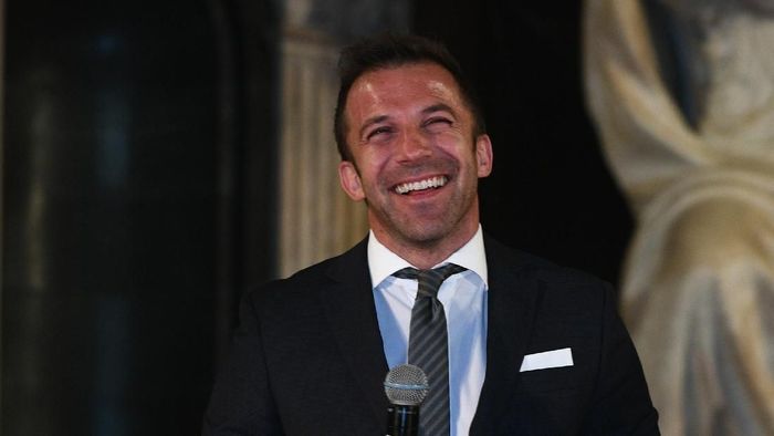 Alessandro Del Piero FLORENCE, ITALY - APRIL 09: Alessandro Del Piero poses for a photo during talian Football Federation Hall Of Fame on April 9, 2018 in Florence, Italy. (Photo by Claudio Villa/Getty Images)