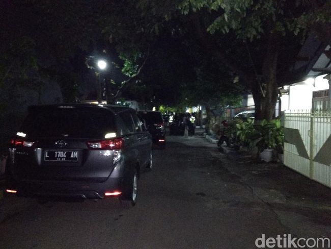 Penggeledahan di Probolinggo, Densus 88 Tangkap 3 Terduga Teroris Penggeledahan di Probolinggo, Densus 88 Tangkap 3 Terduga Teroris