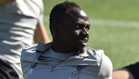 Sadio Mane terlihat serius mengikuti latihan. (LiverpoolFC.com)
