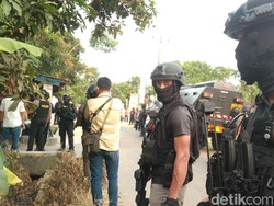 Ada 2 Terduga Teroris Ditangkap Densus di Cirebon