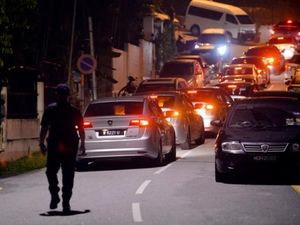 Polisi Geledah Rumah Najib dan Lokasi Lain, Tas dan Hadiah Disita