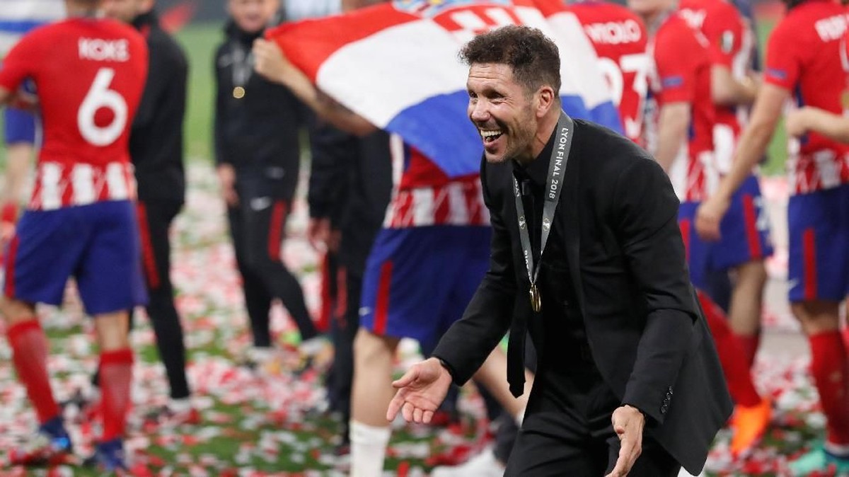 Diego Simeone bisa menjadi pelatih Timnas Argentina (REUTERS/Peter Cziborra)