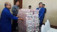 Foto: Tumpukan Duit Segunung Rp 87 M Milik Koruptor Samadikun