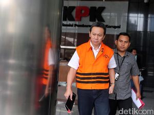 Eks Bupati Kebumen Kembali Diperiksa KPK Eks Bupati Kebumen Kembali Diperiksa KPK