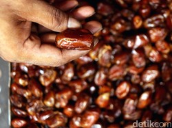 Lebih Sehat Mana, Makan Kurma atau Minum Air Nabeez?