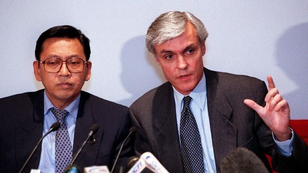 Mantan Gubernur Bank Indonesia sekaligus mantan Wakil Presiden Indonesia Boediono juga tak percaya dengan siklus krisis ekonomi yang berulang setiap 10 tahun sekali.