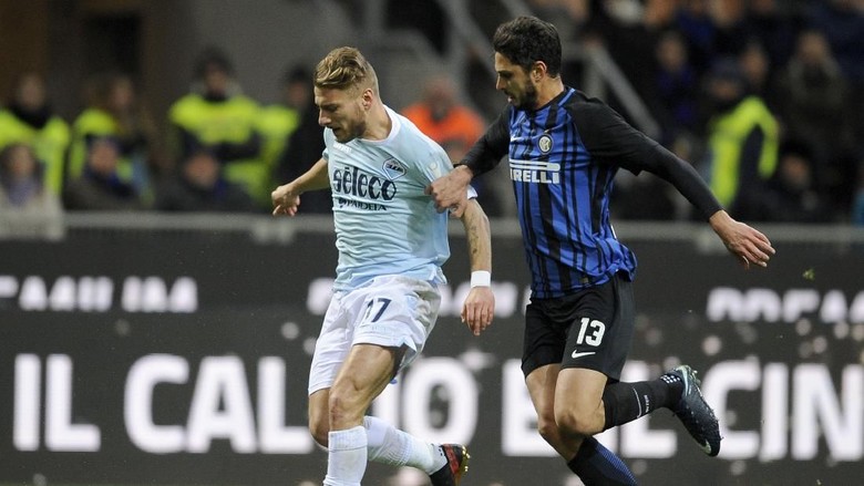 Saling Sikut Lazio dan Inter demi Tiket Liga Champions Saling Sikut Lazio dan Inter demi Tiket Liga Champions