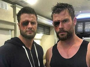 Potret Viral Superhero Avengers Bersama Kembarannya