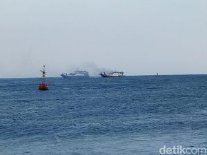 Ada Puluhan Penumpang Saat Kapal Tujuan Banyuwangi Terbakar