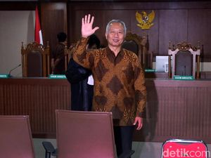 KPK Eksekusi Eks Dirjen Hubla ke Lapas Sukamiskin KPK Eksekusi Eks Dirjen Hubla ke Lapas Sukamiskin
