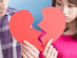 Tren Membayar Ongkos Putus Hubungan ke Mantan Kekasih di China