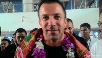 Setelah pensiun dari lapangan hijau, Del Piero memang aktif dalam sejumlah kegiataan kemanusiaan. Ia membuat sebuah yayasan bernama ADP10, yang diambil dari nama dan nomor punggungnya saat aktif bermain untuk Juventus.