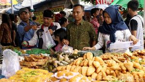 Potret Pasar Takjil Benhil Jelang Buka Puasa