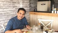 Ini 10 Gaya Makan Sahrul Gunawan, Pemain Jin dan Jun yang Seru