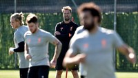 Seluruh skuat The Reds meninggalkan Kota Liverpool pada Rabu (16/5/2018) waktu setempat. Mereka menuju Marbella, sebuah kota resort yang terletak di sisi utara Spanyol untuk melakukan pemusatan latihan. (LiverpoolFC.com)