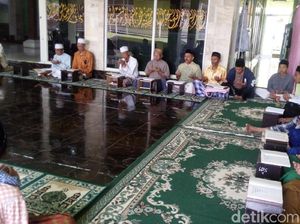 Tiap Ramadan Ponpes Mengaji Kitab Karya Syeh Haji Ahmad Rifai