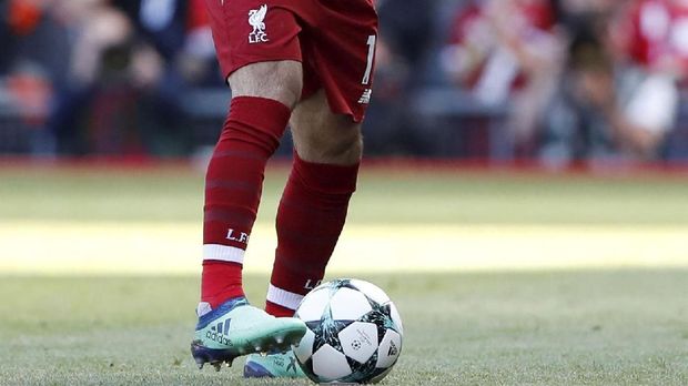 Sepatu Mohamed Salah dipajang di British Museum sebagai perwujudan ikon Mesir di masa kini.