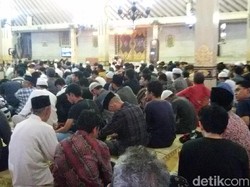 Tiap Kamis, Masjid Besar Yogya Sediakan Takjil Gulai Kambing
