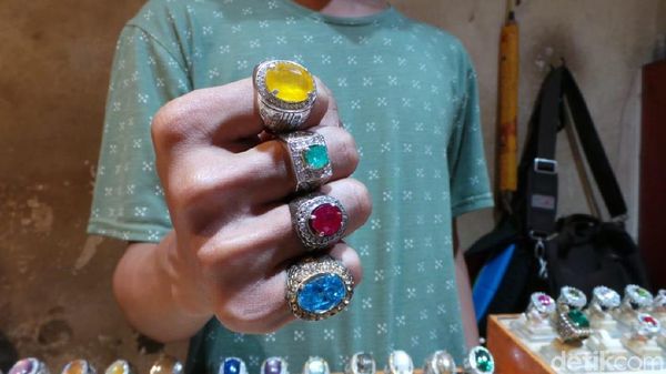 Batu-batu Thanos di Dunia Nyata