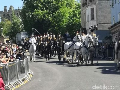Meriah! Potret Geladi Parade Kuda Royal Wedding Harry-Meghan