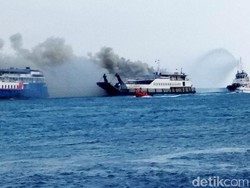 Video Kapal Penumpang yang Terbakar di Selat Bali