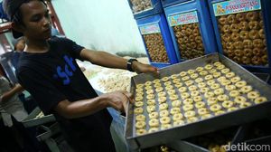 Melihat Industri Rumahan Kue Kering