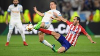 Marseille sendiri cukup kesulitan mengejar ketertinggalannya. Terlebih pemain andalannya Dmitri Payet harus keluar di babak pertama karena cedera. (Foto: Matthias Hangst/Getty Images)