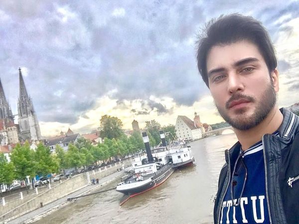 Foto: Liburannya Aktor Ganteng Pakistan, Imran Abbas
