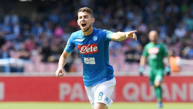 NAPLES, ITALY - MAY 06: Jorginho of SSC Napoli in action during the serie A match between SSC Napoli and Torino FC at Stadio San Paolo on May 6, 2018 in Naples, Italy.  (Photo by Francesco Pecoraro/Getty Images)