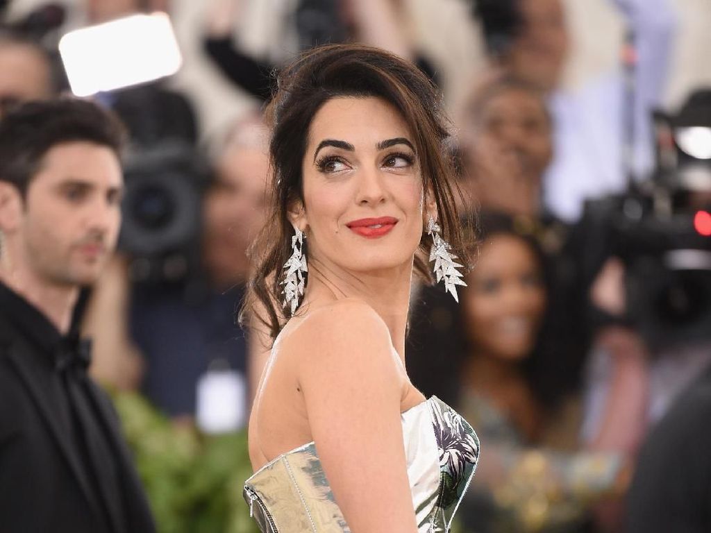 Amal Clooney Bikin Desainer Terkenal Ini Kesal, Ada Apa? Amal Clooney Bikin Desainer Terkenal Ini Kesal, Ada Apa?