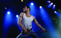 Akting Rami Malek dikala memerankan Freddie Mercury (Dok. Twentieth Century Fox Film Corporation)