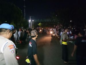 Cegah Teror di Ramadan, Warga dan Polisi Jaga Masjid di Makassar Cegah Teror di Ramadan, Warga dan Polisi Jaga Masjid di Makassar
