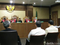 Sidang Fredrich, Ahmad Yani: Korupsi Bukan Kejahatan Luar Biasa