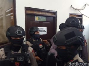 Aman Abdurrahman Tiba di PN Jaksel Aman Abdurrahman Tiba di PN Jaksel