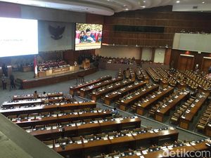 Interupsi soal Terorisme Menggema di Sidang Paripurna DPR Interupsi soal Terorisme Menggema di Sidang Paripurna DPR